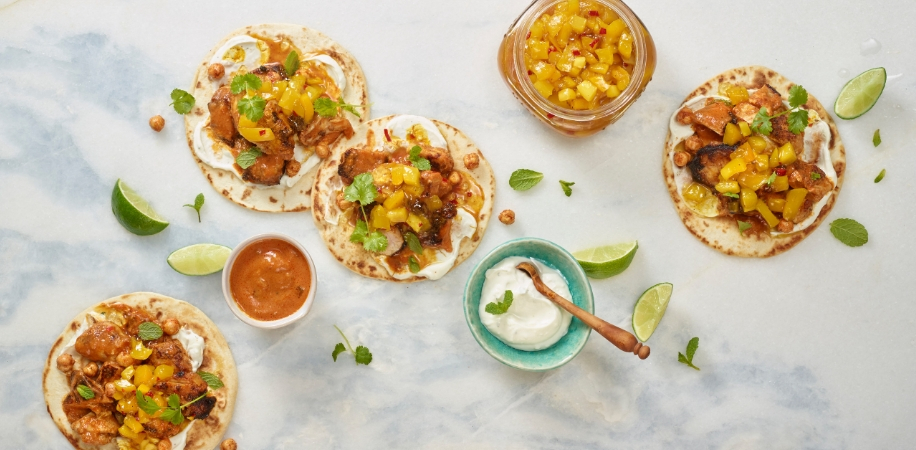 Taco roti con cabecera de mango al curry