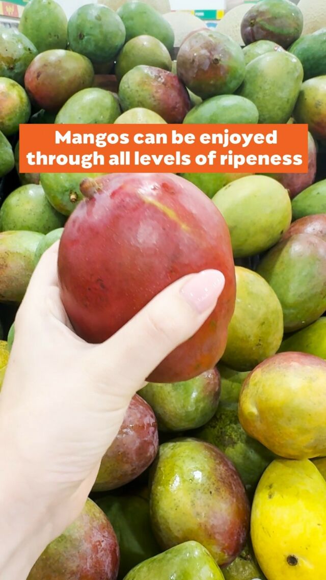 Mangos are a great way to add some joy to your shopping cart – but how do you pick the right one? Check out our tips for finding the perfect mango, every time. 🛒🥭 #mangos #gomango #mangorecipes #mangotime #fruit #mango